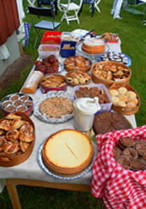 Midsommarfika i Lycka by